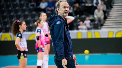 CLB hàng đầu nước Ý - Novara khẳng định niềm tin tuyệt đối vào HLV Lorenzo Bernardi