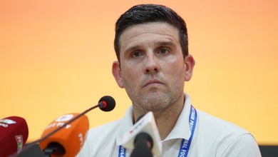 HLV Ninh Bình nổi giận, tố trọng tài Malaysia “phá hỏng trận đấu”