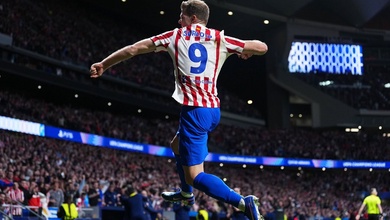 Sorloth lập hat-trick cho Atletico và đi vào lịch sử Champions League