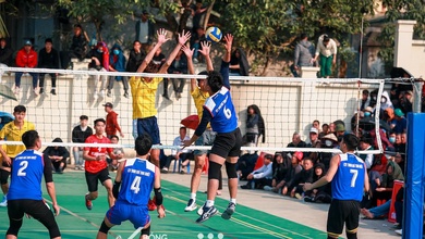 Bóng chuyền hội làng vài ngày giúp các VĐV kiếm tiền bằng cả năm thi đấu chuyên nghiệp