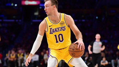Không chỉ biết ném 3 điểm, Luke Kennard chứng minh giá trị thực sự trong màu áo Lakers
