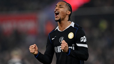 Joao Pedro lập hat-trick, Chelsea đè bẹp đội đứng trong Top 4