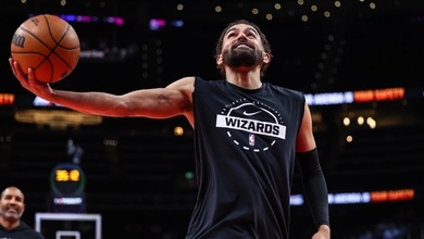 Chuyện hài tại NBA: Ngôi sao 40 triệu đô Trae Young bị truất quyền thi đấu từ băng ghế dự bị