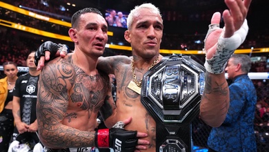 Kết quả UFC 326: Max Holloway bất lực mất đai BMF vào tay "Ông hoàng khóa siết" Oliveira