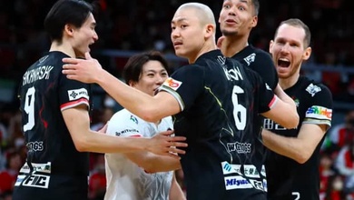 SV.League: Wolfdogs Nagoya và Hiroshima Thunders chia điểm sau loạt trận kịch tính