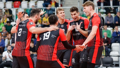 Asseco Resovia Rzeszow thắng áp đảo Barkom, chính thức vào play-off PlusLiga