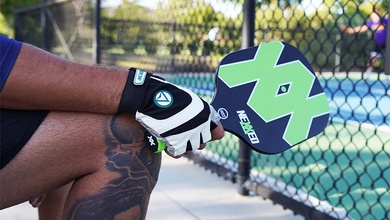 Găng tay trong pickleball: Lợi ích, hạn chế và cách lựa chọn phù hợp