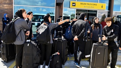 Tuyển nữ Iran về nước sau hành trình nhiều chặng, kết thúc giải đấu nhiều biến động