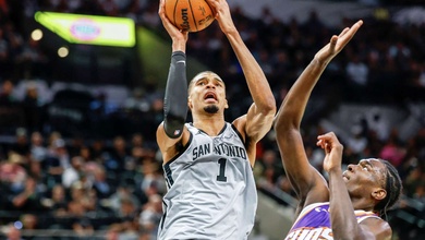 Cú ném chốt hạ của Victor Wembanyama đưa San Antonio Spurs trở lại NBA Playoffs