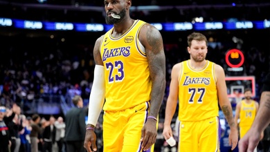 Tịt ngòi suốt 2 hiệp đấu trước Detroit, LeBron James thản nhiên: "Đó là vai trò của tôi lúc này"