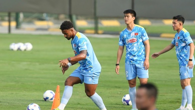 Xuân Son trở lại tập cùng tuyển Việt Nam, xua tan nỗi lo chấn thương