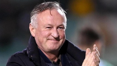 HLV Bắc Ireland thách thức Italia: "Bây giờ họ không còn Totti và Del Piero nữa"