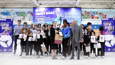 Huyền thoại Surya Bonaly "truyền lửa" cho VĐV trượt băng nghệ thuật Việt Nam