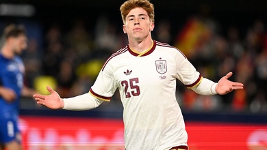 Victor Munoz ra mắt trong mơ với một bàn thắng lịch sử cho Tây Ban Nha