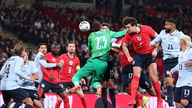 HLV Tuchel xếp Maguire dưới 4 trung vệ trong thứ tự ưu tiên ở tuyển Anh