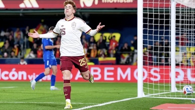 Victor Munoz thăng tiến chóng mặt từ Real Madrid đến tuyển Tây Ban Nha trong chưa đầy một năm