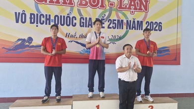 Kình ngư 18 tuổi Trần Văn Nguyễn Quốc hạ hàng loạt đàn anh, giành HCV giải bơi VĐQG bể 25m
