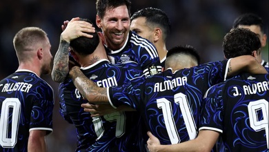 Messi tiếp tục gây sức ép với Cristiano Ronaldo trong cuộc đua ghi 1000 bàn thắng