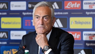 Chủ tịch LĐBĐ Italia "đầu hàng" dưới áp lực sau thất bại của Azzurri ở World Cup