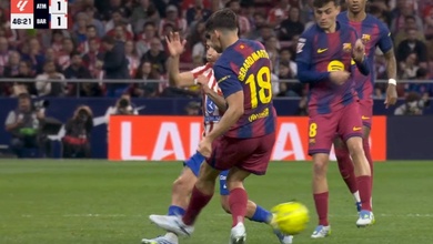 Atletico giận dữ phản đối tình huống Gerard Martin của Barcelona thoát thẻ đỏ