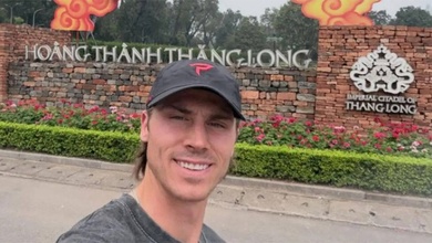 Rời sân đấu, Christian Alshon trải nghiệm Hà Nội và “bất ngờ” với pickleball vỉa hè