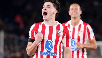 Chơi thiếu người, Barcelona gục ngã trước Atletico ngay trên sân nhà