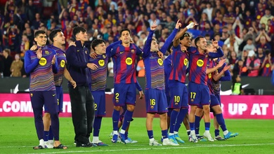 Kỷ lục khán giả sân Camp Nou đặt niềm tin vào màn ngược dòng của Barcelona