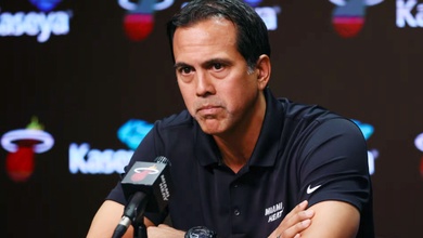 HLV Erik Spoelstra nổi điên: "LaMelo Ball đáng lẽ phải bị đuổi khỏi sân vì pha bóng triệt hạ"