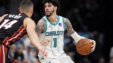 NBA Play-in: LaMelo Ball hối hận vì pha tiểu xảo khiến Bam Adebayo rời sân sớm