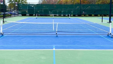 Tận dụng sân tennis chơi pickleball: Giải pháp linh hoạt khi “cháy sân”