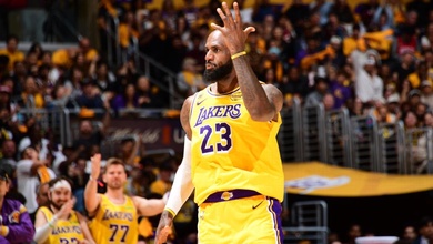 Không có Doncic và Reaves, LeBron James hóa "cỗ máy kiến tạo" xô đổ kỷ lục NBA Playoffs