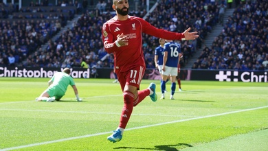 Salah ghi bàn ở trận derby cuối cùng cho Liverpool, san bằng kỷ lục của Gerrard