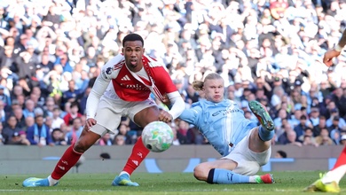 CĐV Arsenal cho rằng bàn thắng của Haaland lẽ ra không được công nhận