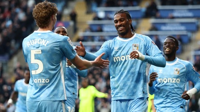 Sau khi lên hạng, Coventry City giành luôn chức vô địch Championship