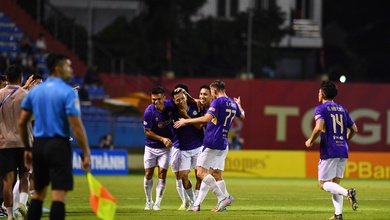 Hà Nội thắng nghẹt thở Ninh Bình, áp sát Top 3 V.League