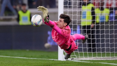 Thủ môn cản phá thành công 4 quả phạt đền liên tiếp được Lazio mua với giá "bèo"
