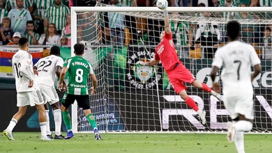 Thủ môn cứu thua 5 lần, Real Madrid vẫn không giữ sạch lưới 10 trận liên tiếp