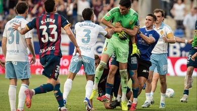 Zaragoza và Huesca lên án mạnh mẽ vụ thủ môn ẩu đả, Andrada ăn năn hối lỗi