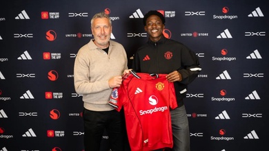Kobbie Mainoo gia hạn hợp đồng với Man Utd, mức lương tăng 500%