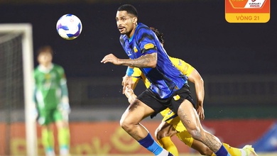 HAGL thắng kịch tính trên sân SLNA, mở toang cửa trụ hạng V.League