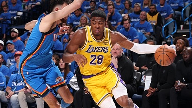 Ghi vỏn vẹn 90 điểm, Los Angeles Lakers lộ rõ điểm yếu khi vắng "nhạc trưởng" Luka Doncic