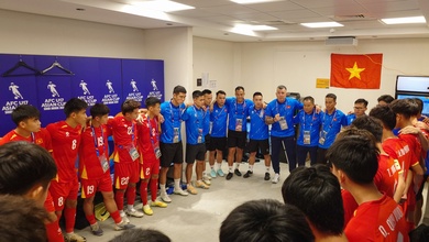 HLV Roland: “U17 Việt Nam phải chiến đấu hết mình ở trận quyết định”