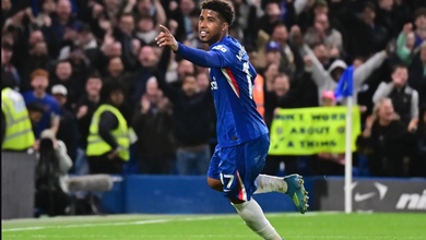 Chelsea đẩy Tottenham vào cuộc chiến trụ hạng ở vòng đấu cuối cùng