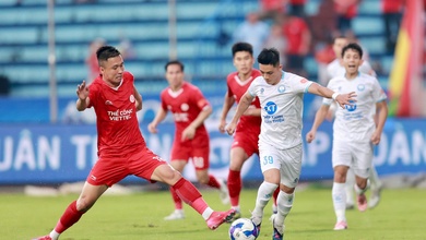 Đinh Viết Tú bị treo giò 3 trận vì hành vi phản cảm với CĐV Nam Định