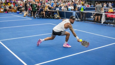 Cơn ác mộng chấn thương của dân văn phòng tập chơi Pickleball