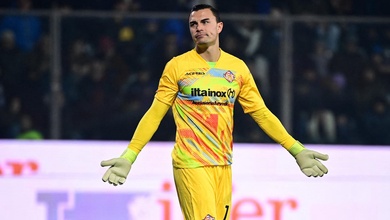 Thủ môn Indonesia vừa xuống hạng Serie B vẫn có cơ hội dự Cúp C1 châu Âu