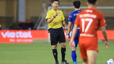 Trọng tài Trần Ngọc Nhớ bị “treo còi” sau sai sót ở trận Thể Công Viettel vs PVF-CAND