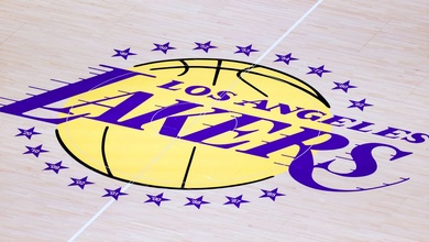 Định giá 10 tỷ USD và cuộc thanh trừng nhân sự quy mô lớn tại Los Angeles Lakers
