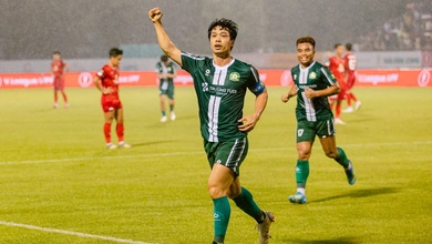 Trở lại V.League, Công Phượng đã thắng chính mình