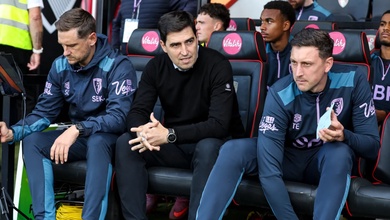 HLV Iraola đồng ý đến Liverpool với yêu cầu nghiêm ngặt về đội ngũ trợ lý